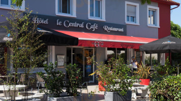 Le Central CafÉ