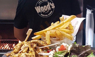 Le Wood's Grill