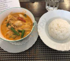 Dee's Thai Cuisine Diner