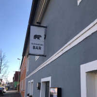 Schwarzer Bar