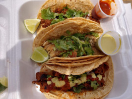 Los Valedores Taco Truck