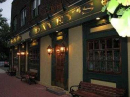 Davey's Irish Pub And