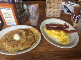 Cracker Barrel Old Country Store