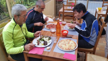 La Table Des Amis