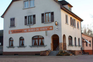 Au Bord Du Rhin