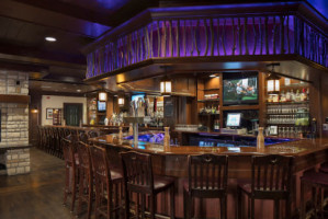 Highlander Pub And Grill