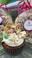 Gogo's Frozen Yogurt Cupcakes