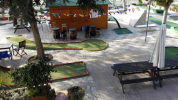 Mini Golf Restaurant Bar