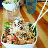 Pola Poke Bowls