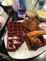 Dame's Chicken And Waffles